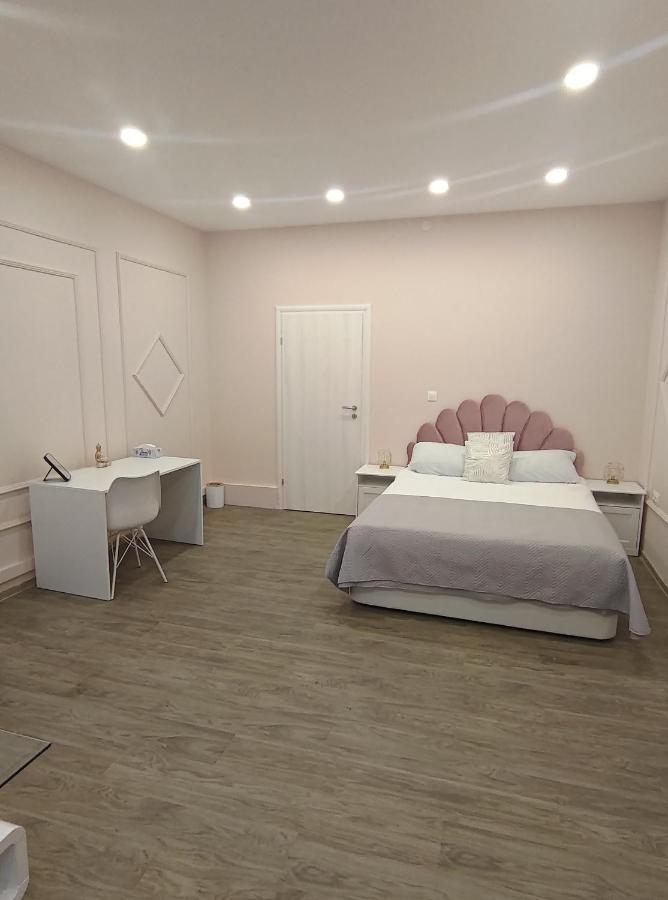 Lovely Apartment In The Heart Of The City Timisoara Exterior foto